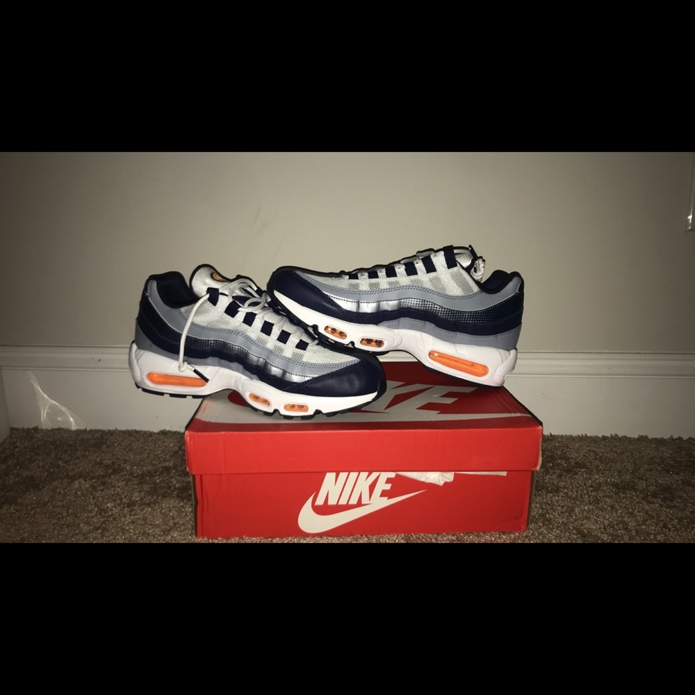 Nike Air Max 95 SE - Midnight Navy Laser Orange - Picture 5 of 8